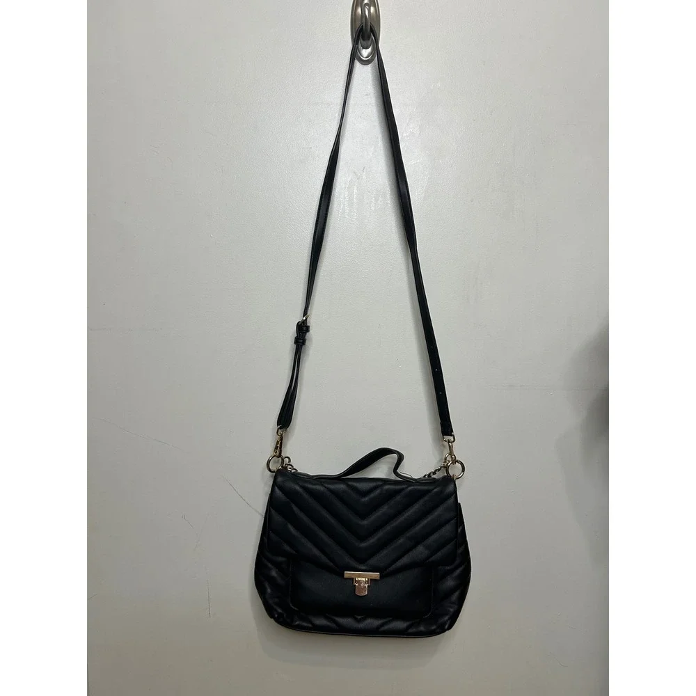 Black Quilted Crossbody Bag Gold Chain Accent Chevron Purse Handbag‎ 12